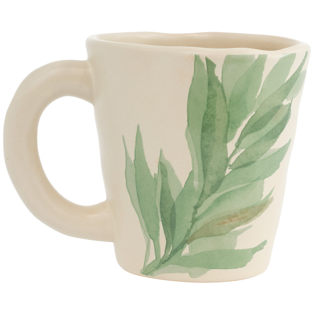 Taza de hojas y tallos