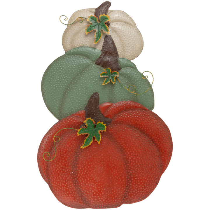 Decoración apilada de calabazas de metal